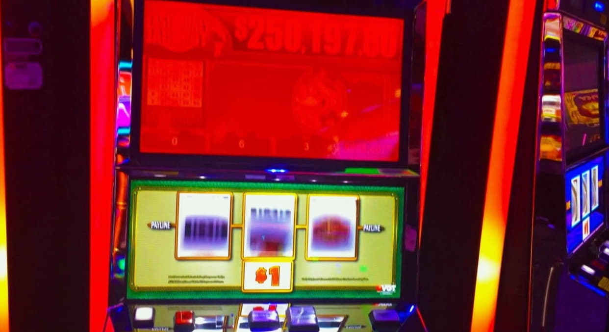 Eur 180 Mobile freeroll slot tournament at Lucky Red Casino