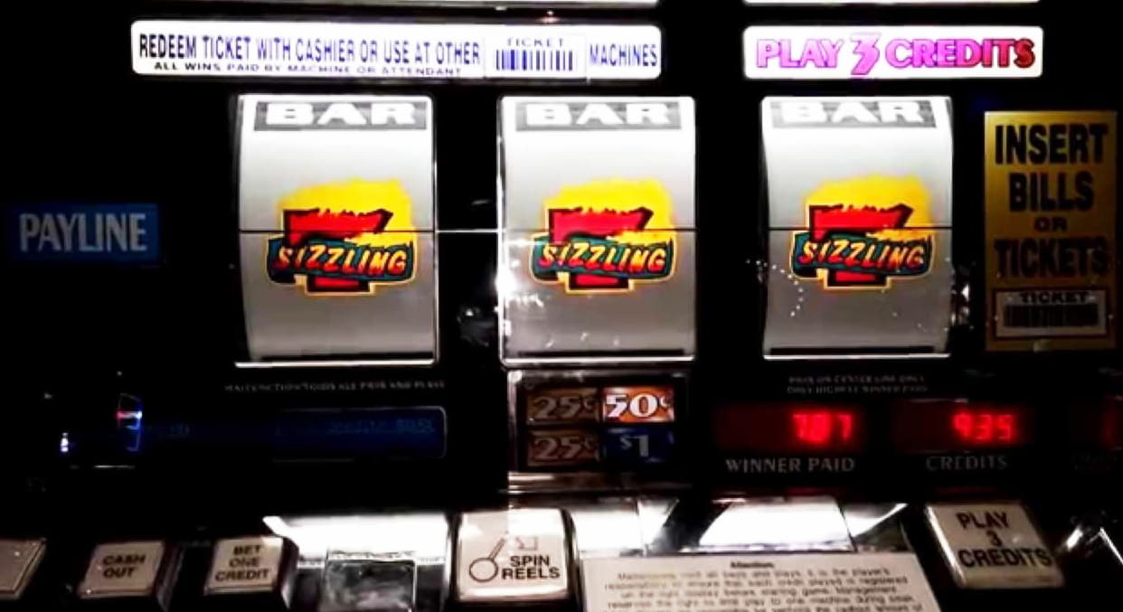 ﻿$330 Daily freeroll slot tournament at Emu Casino