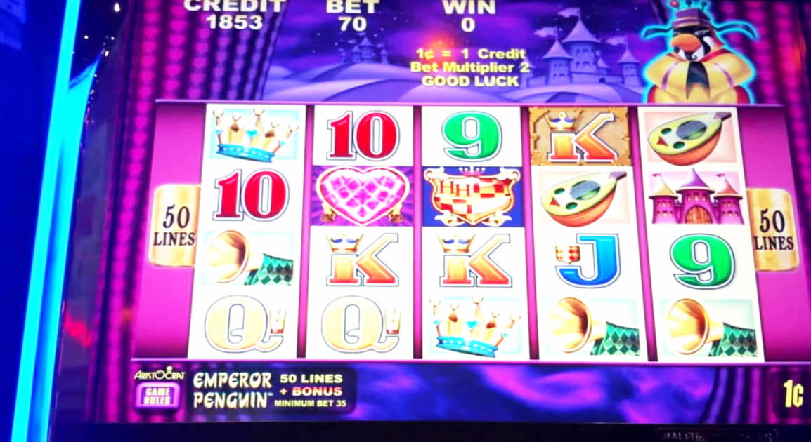 €150 Daily freeroll slot tournament at Lucky Red Casino