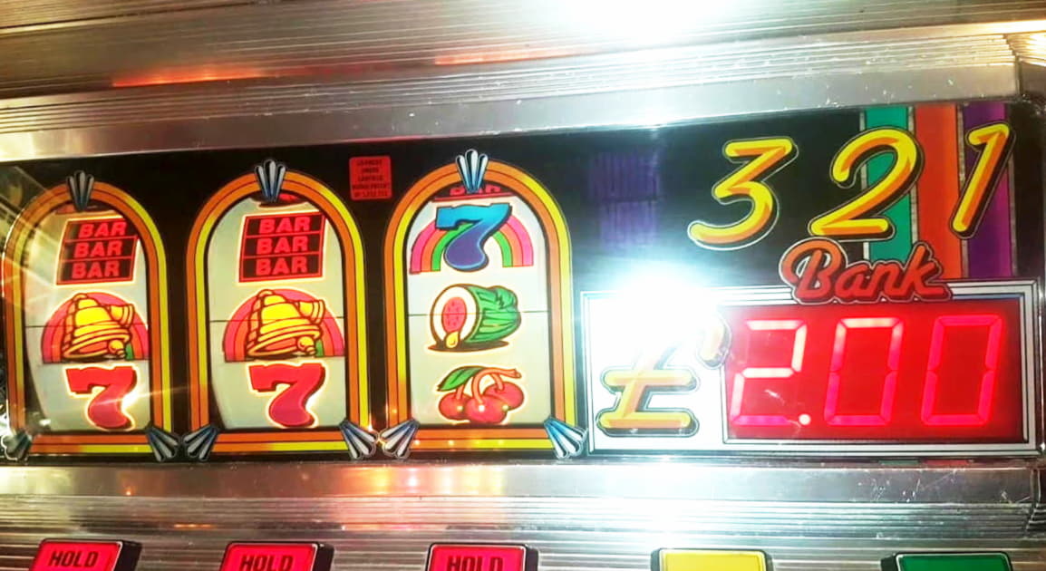 15 FREE Spins at Emu Casino