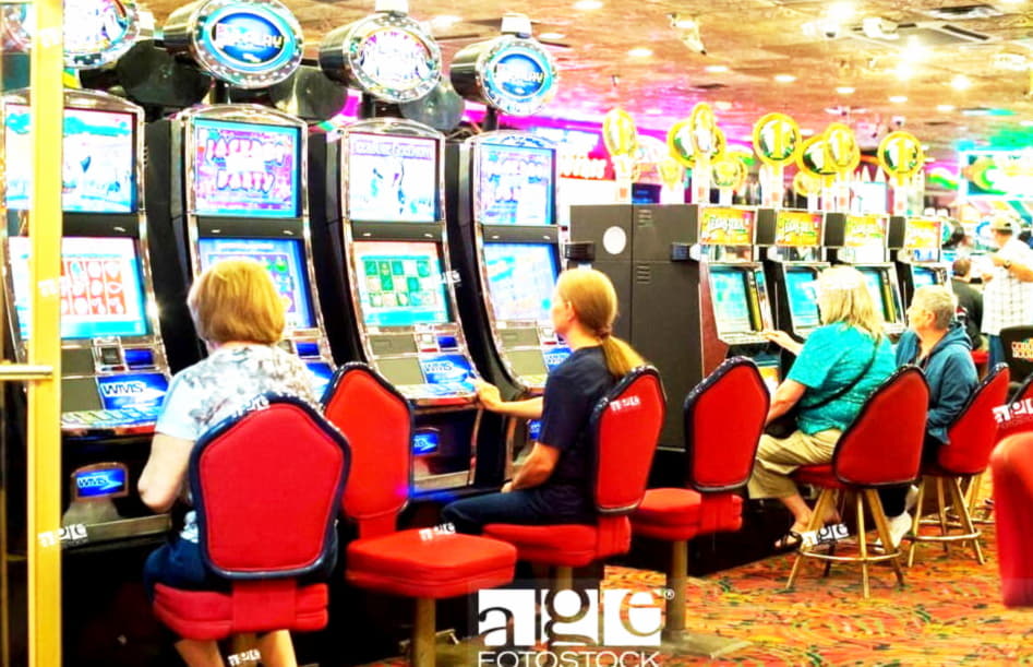 €155 Casino tournaments freeroll at Lucky Red Casino