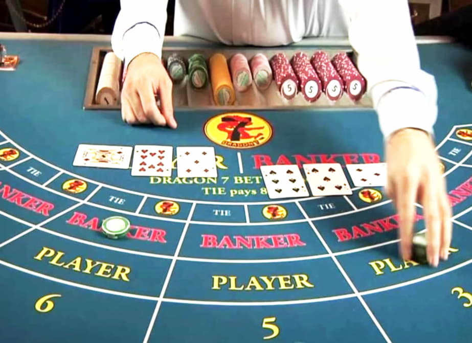 $185 Daily freeroll slot tournament at 777 Casino