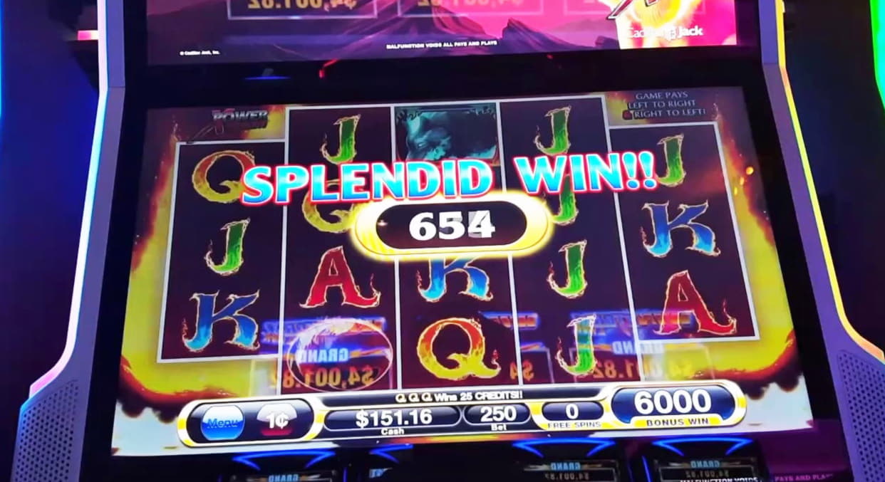 €325 Free Chip at Casino com
