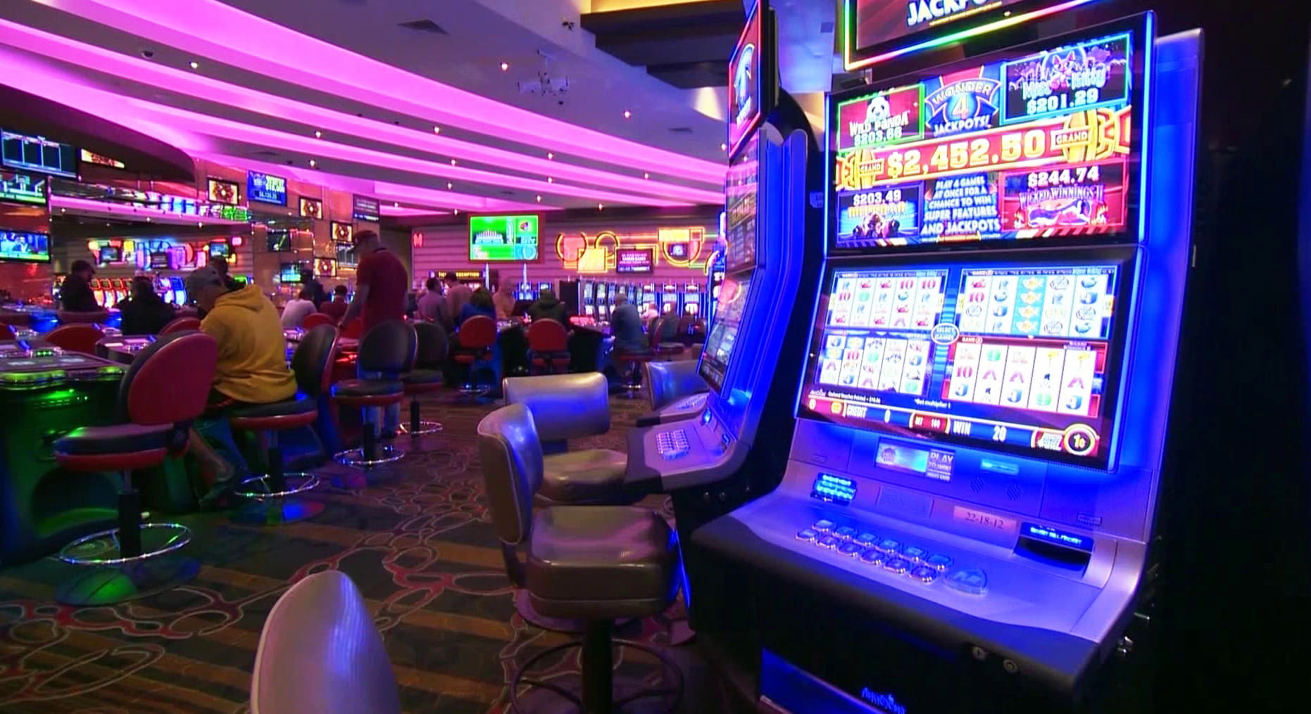 EUR 99 Daily freeroll slot tournament at 888 Casino