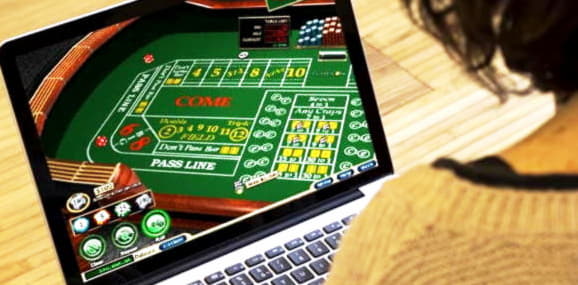 Eur 999 Daily freeroll slot tournament at Emu Casino