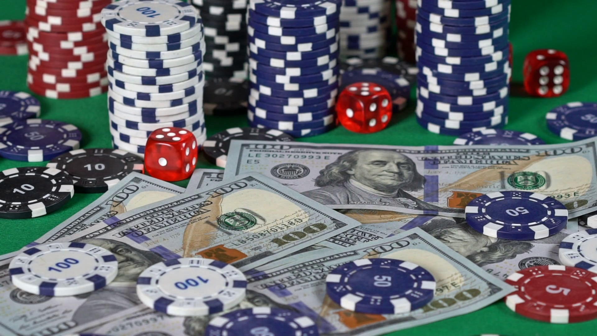 €995 Daily freeroll slot tournament at 888 Casino