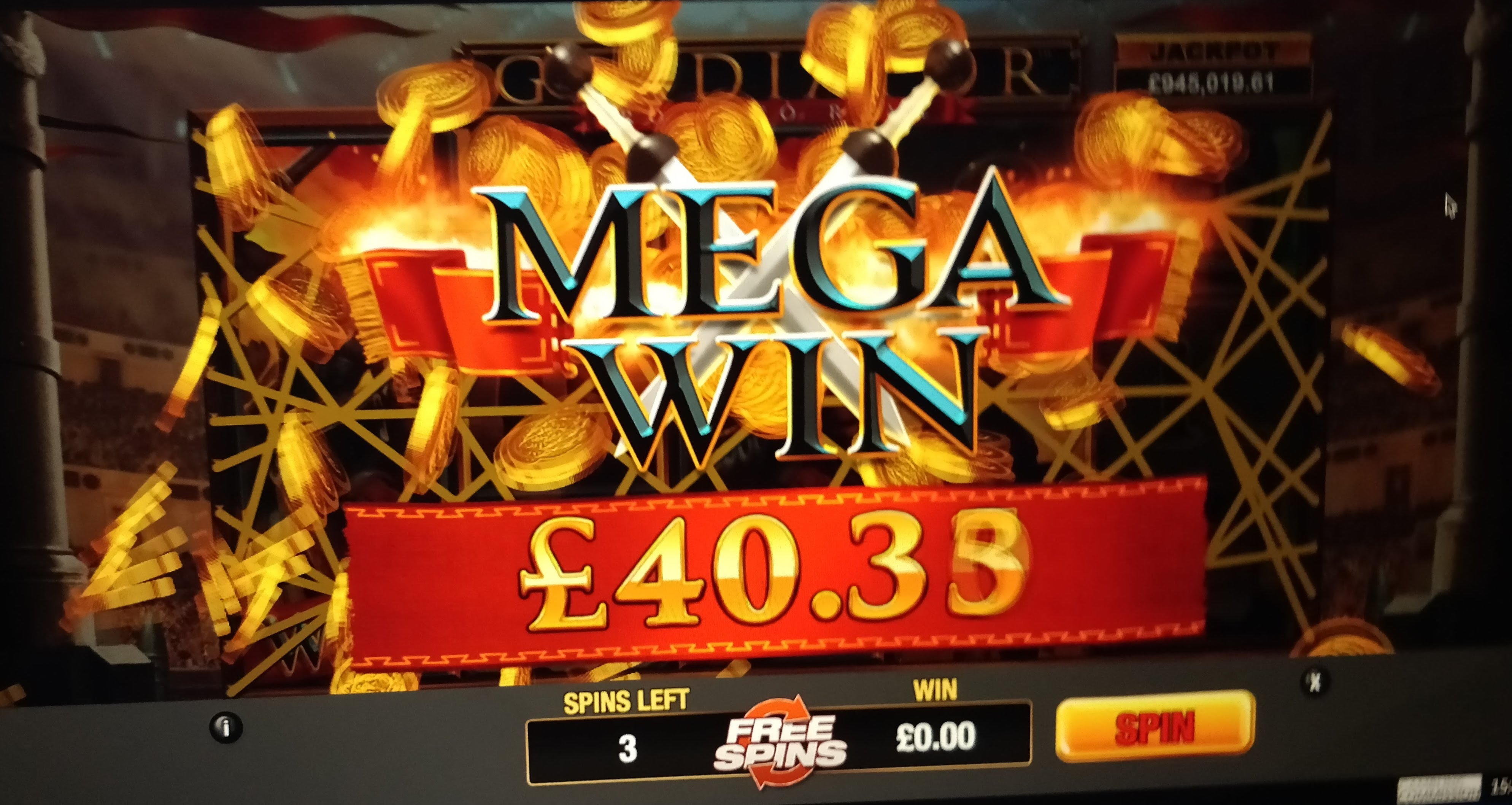 EUR 325 Daily freeroll slot tournament at Ruby Fortune Casino