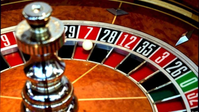 $10 Daily freeroll slot tournament at Roaring 21 Casino