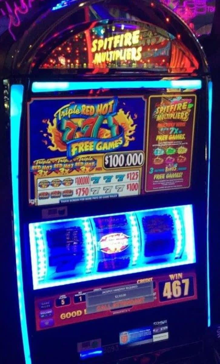 $855 Daily freeroll slot tournament at Road Casino 