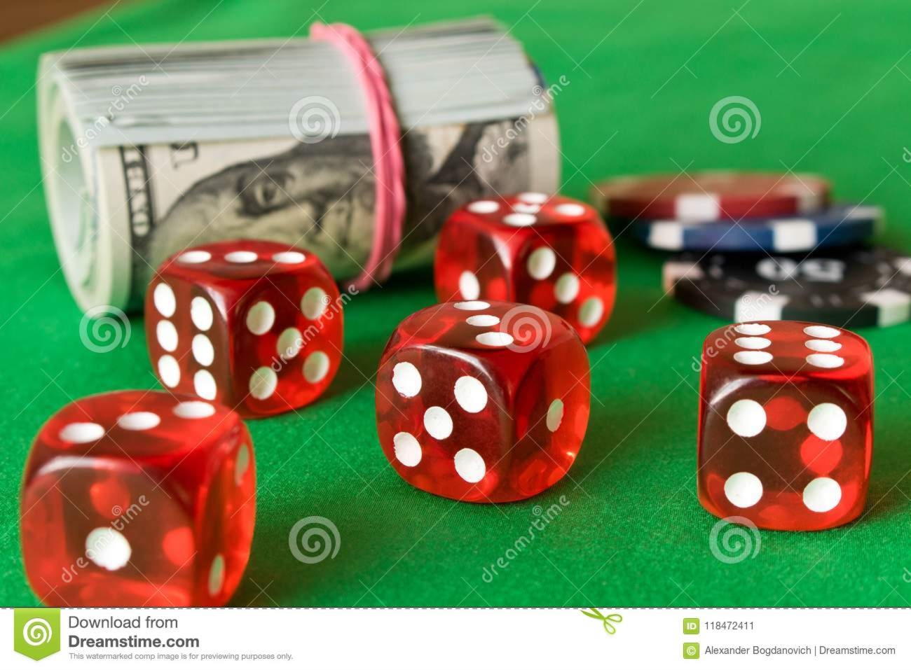 EUR 865 Daily freeroll slot tournament at Emu Casino