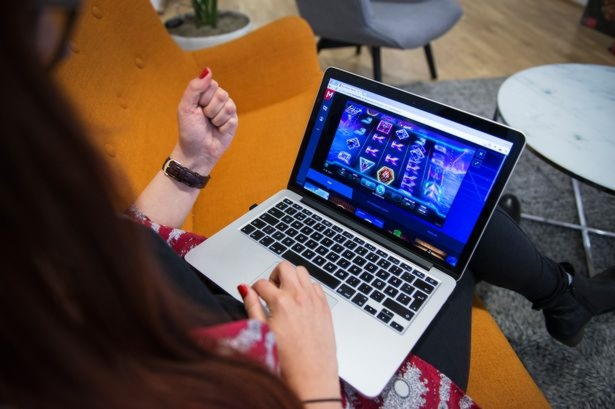 EUR 840 Mobile freeroll slot tournament at Leo Dubai Casino